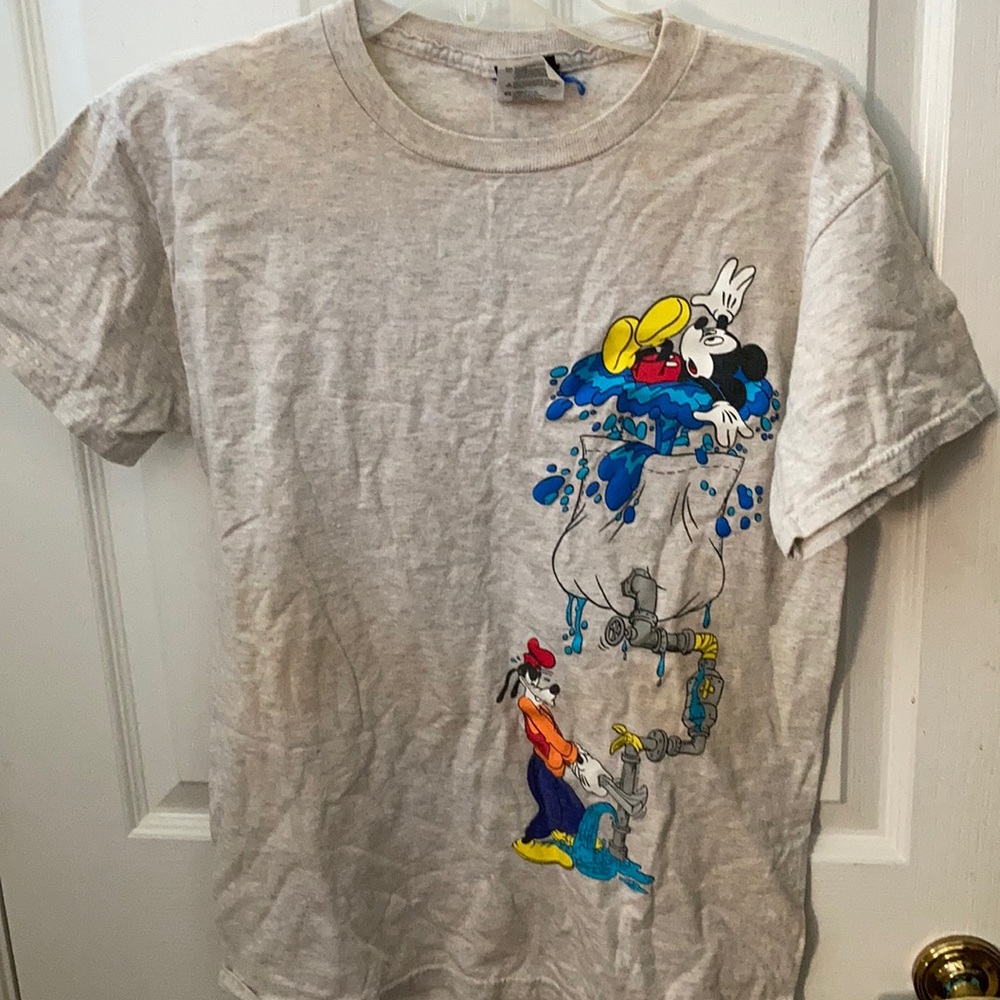 FINAL MARKDOWN Mickey unlimited short sleeved tee small